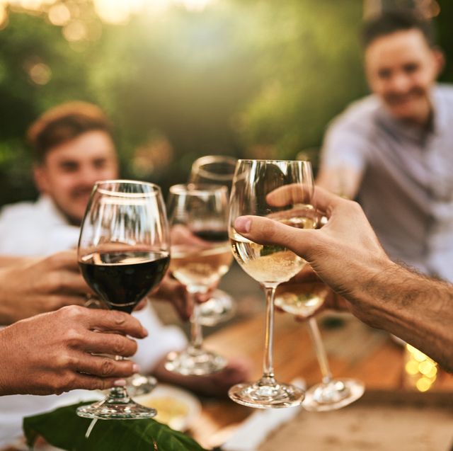 四隻酒杯你選哪一隻