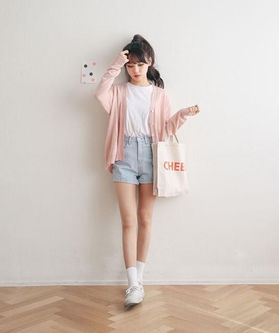 【2021春夏穿搭】狙擊男心!5大優雅可愛「櫻花色」約會造型,收獲桃花的必備時裝秘笈